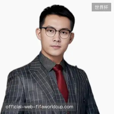 侯美